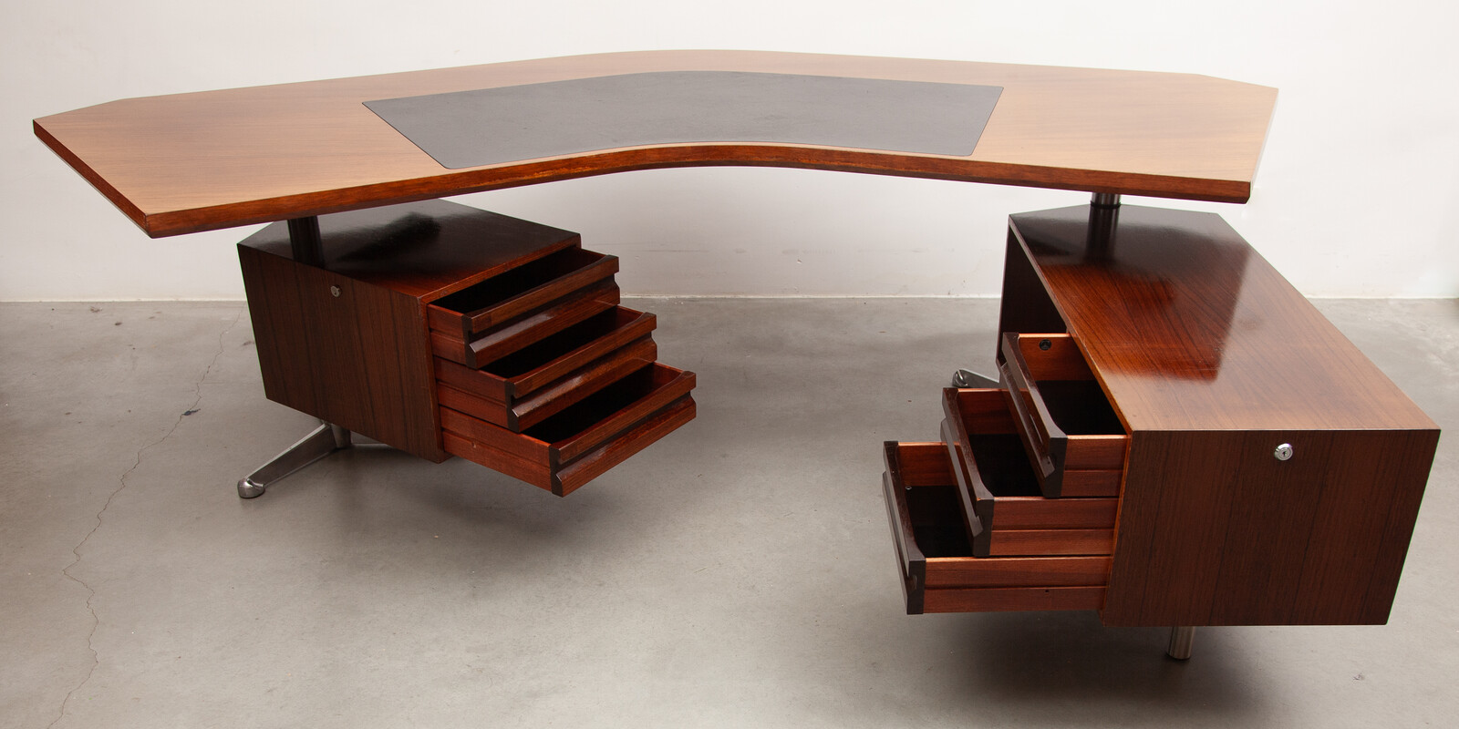 Boomerang Desk by Osvaldo Borsani for Tecno Milano, Italy, 1950s