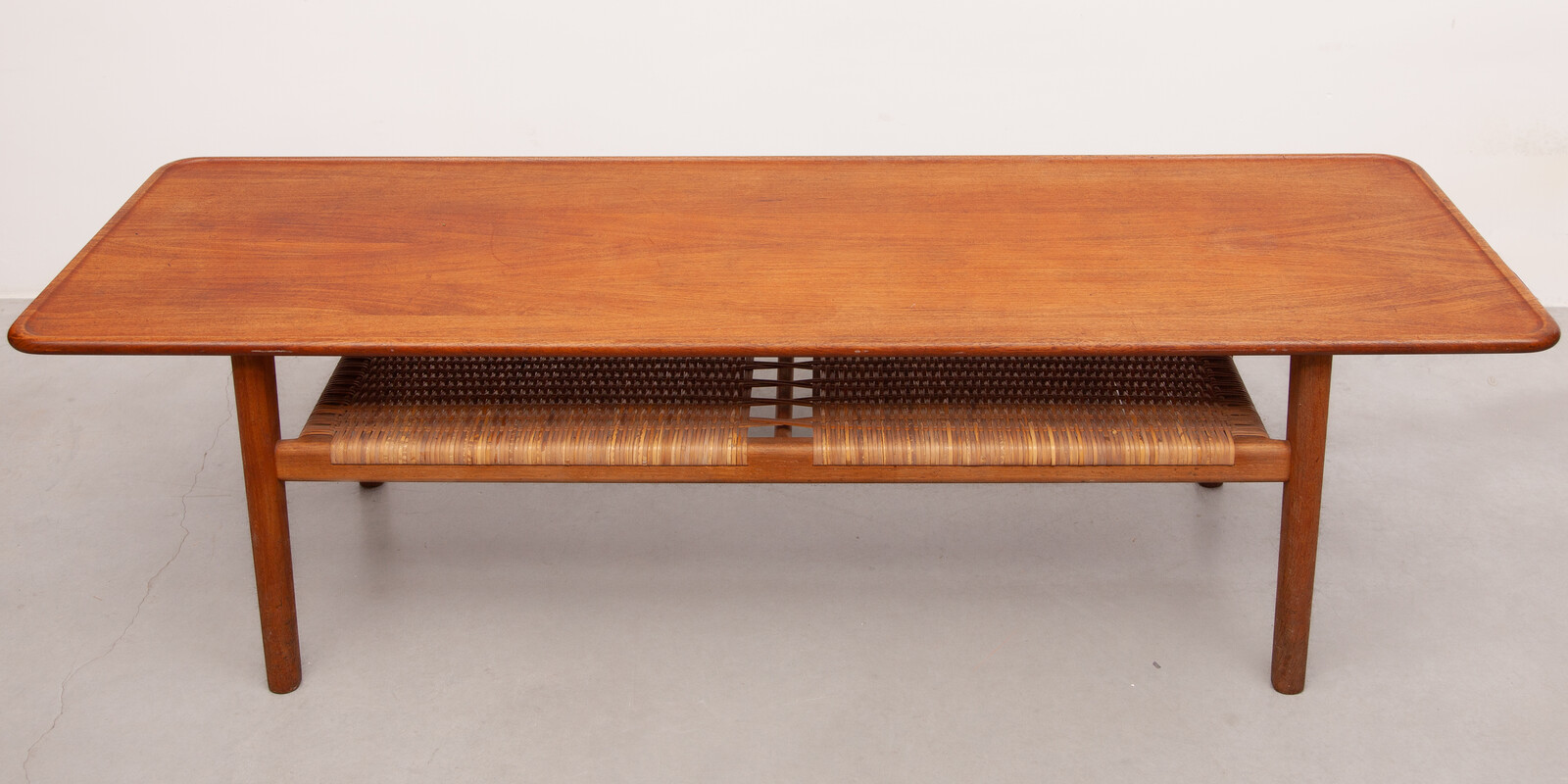 A midcentury design from Hans J. Wegner model AT-10 coffee table for Andreas Tuck in Denmark, 1950s. 