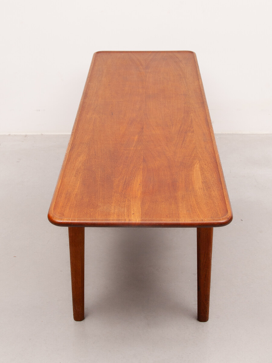 A midcentury design from Hans J. Wegner model AT-10 coffee table for Andreas Tuck in Denmark, 1950s. 