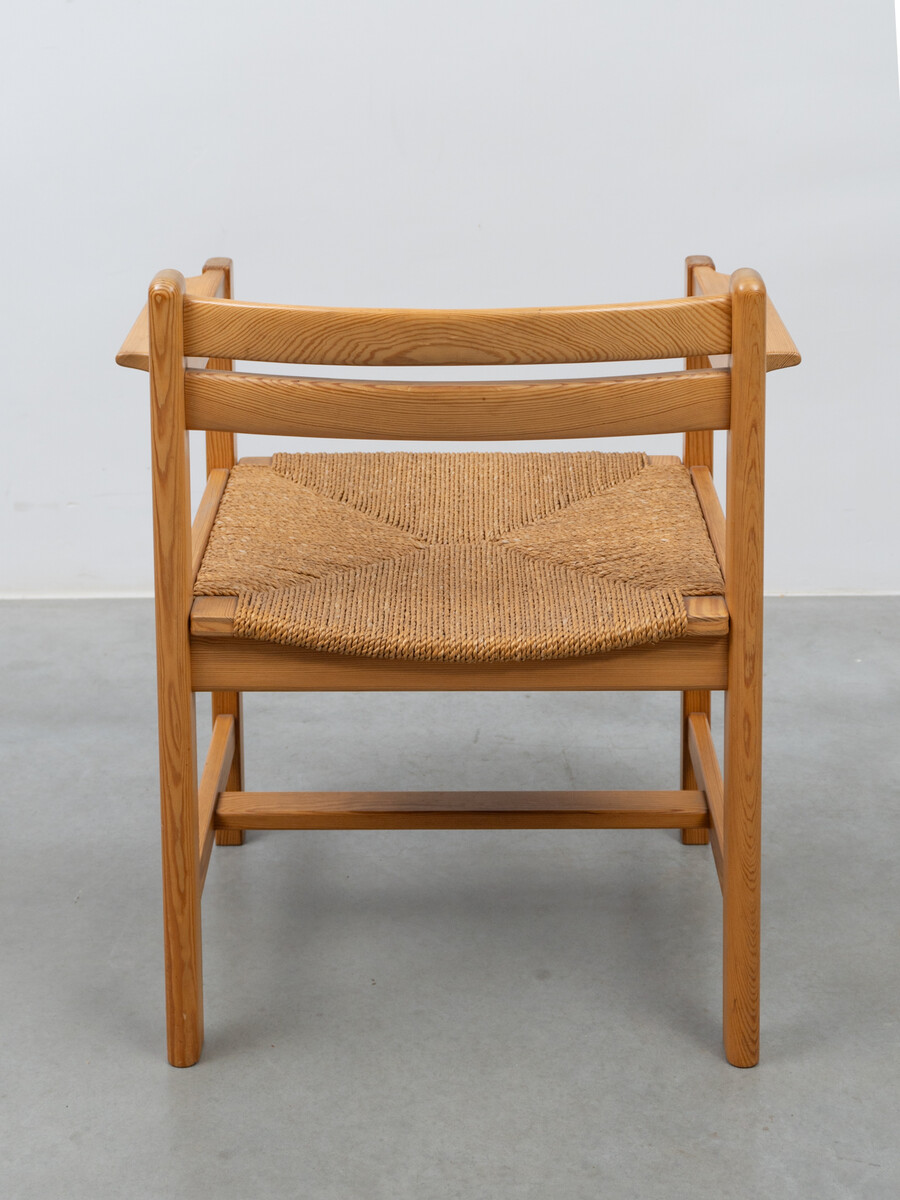 Borge Mogensen made in Denmark set of 8 Arm Chairs 1970s