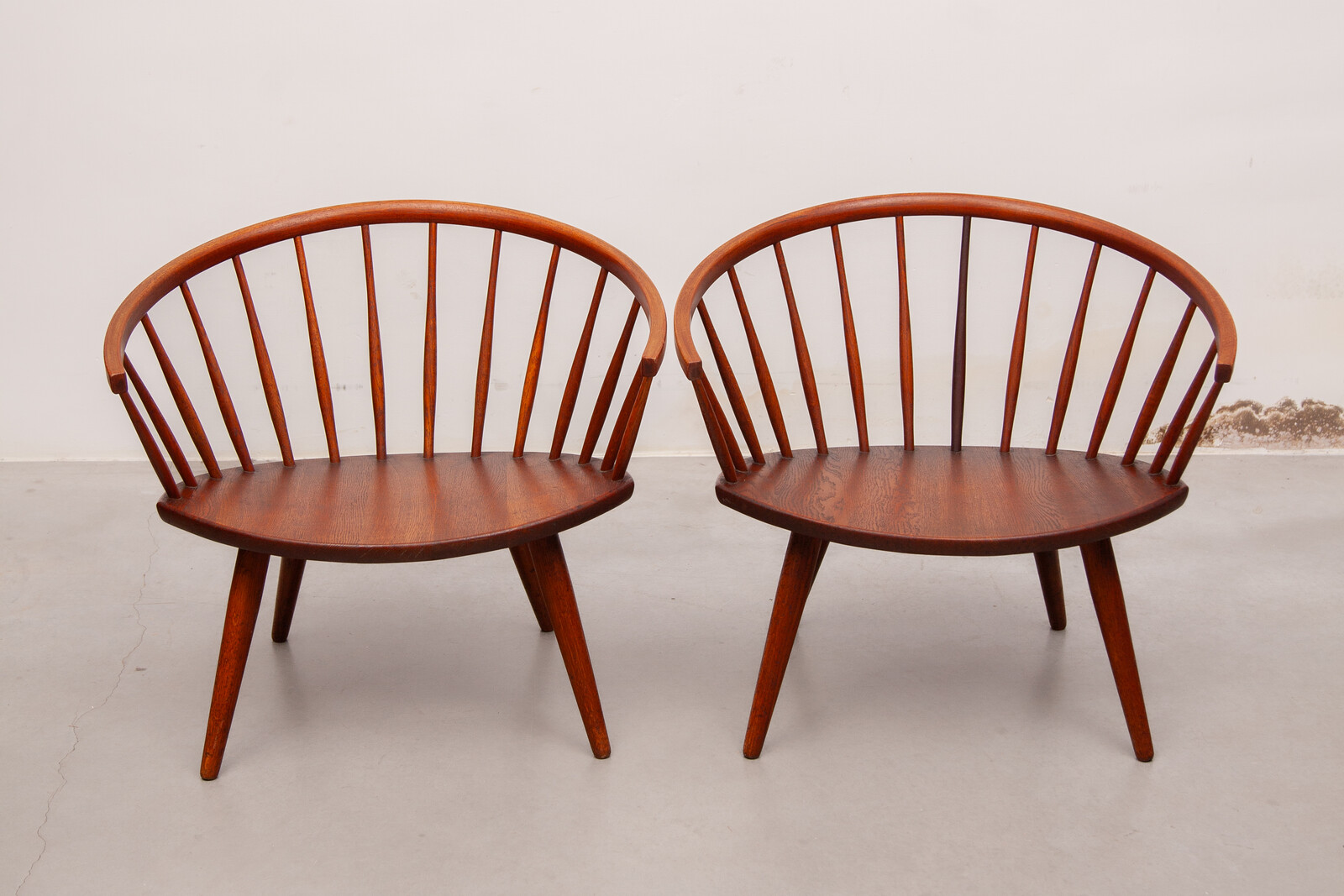 Set of Two Beautiful Sculptural Lounge chairs 